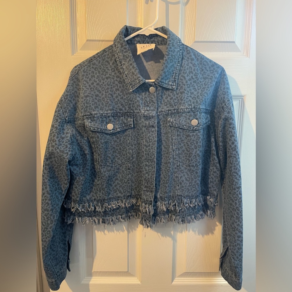 Crop leopard print denim jacket